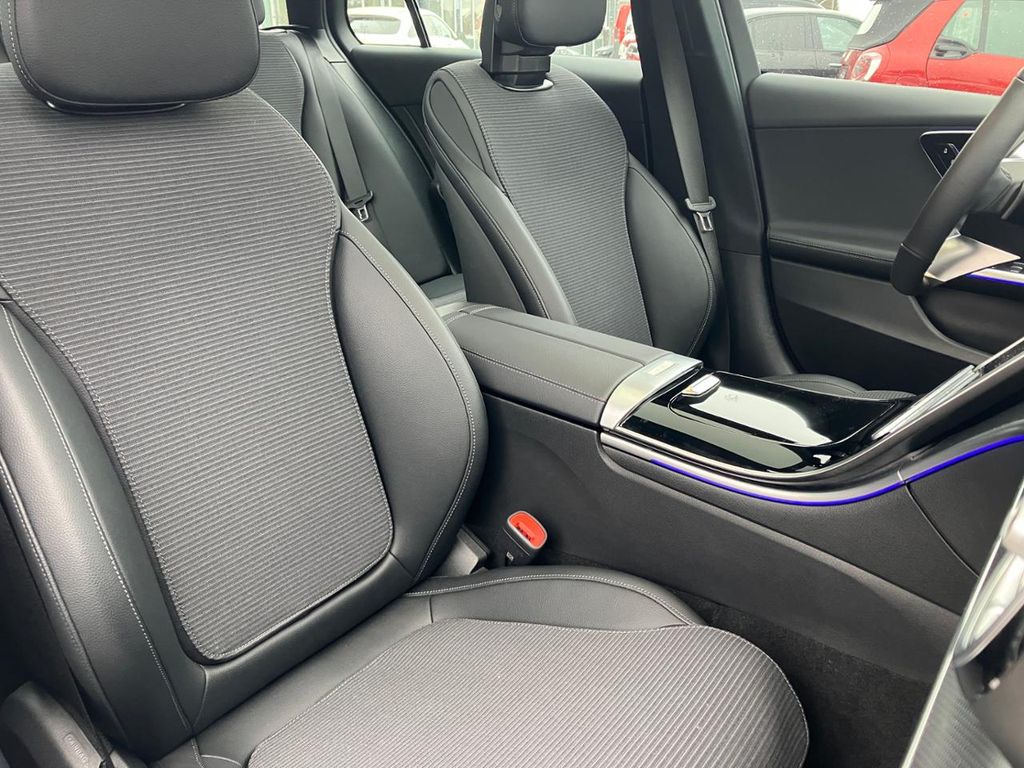 Mercedes-Benz C 220 2025