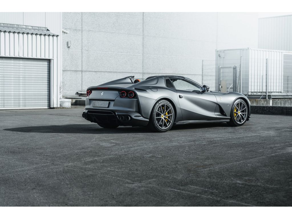Ferrari 812 2022
