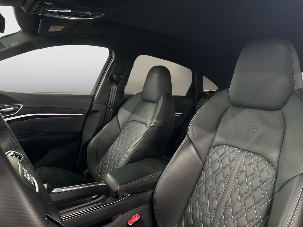 Audi SQ8 e-tron 2024