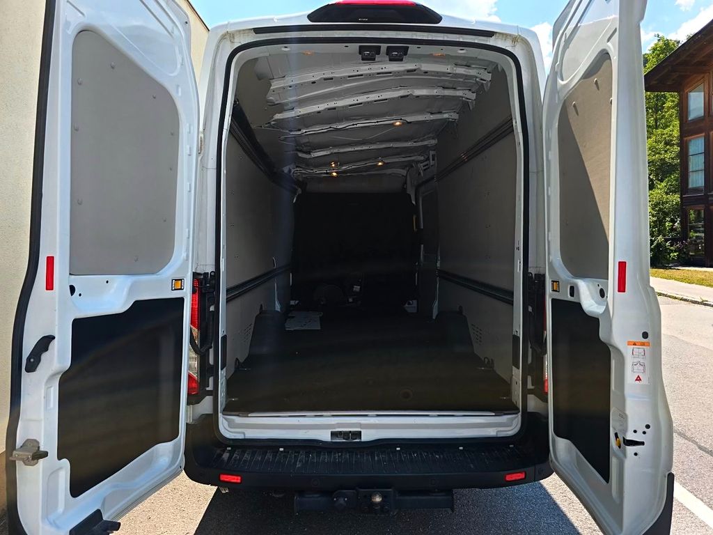 Ford Transit 2023