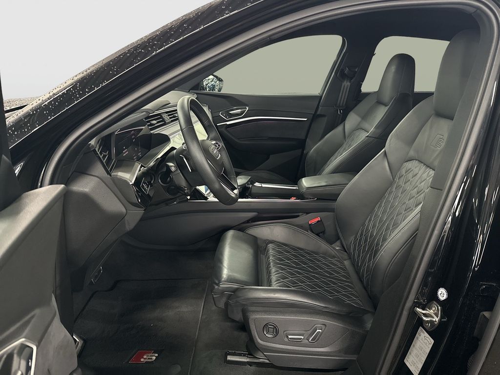 Audi SQ8 e-tron 2024