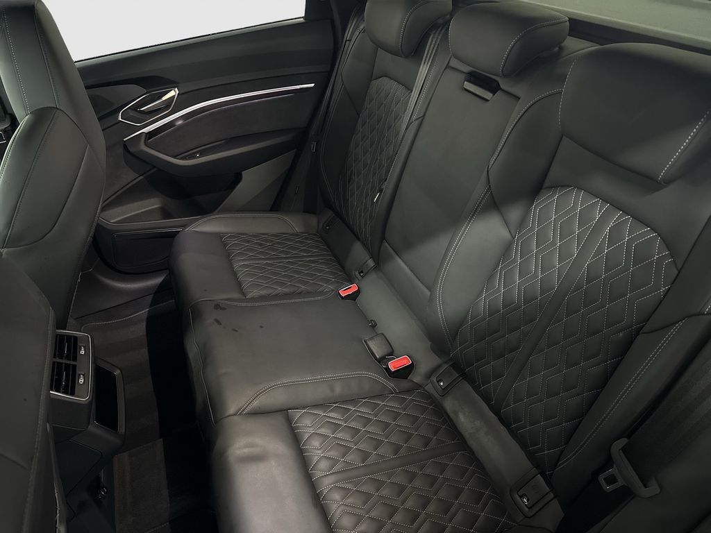 Audi SQ8 e-tron 2024