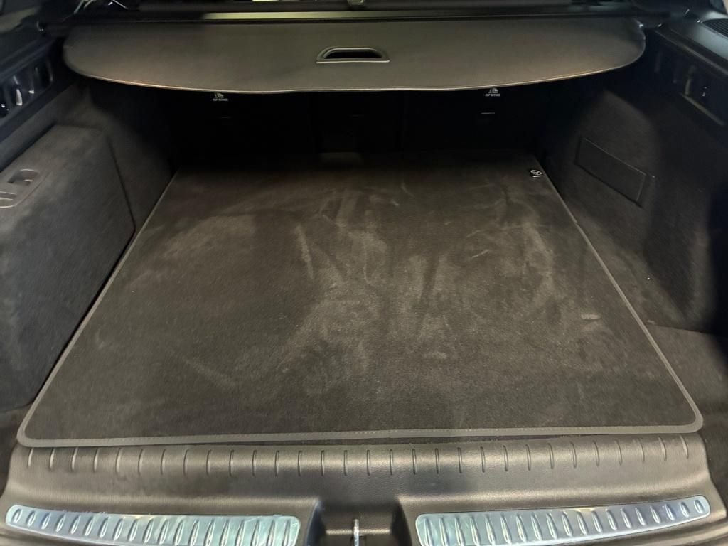 Mercedes-Benz C 300 2025