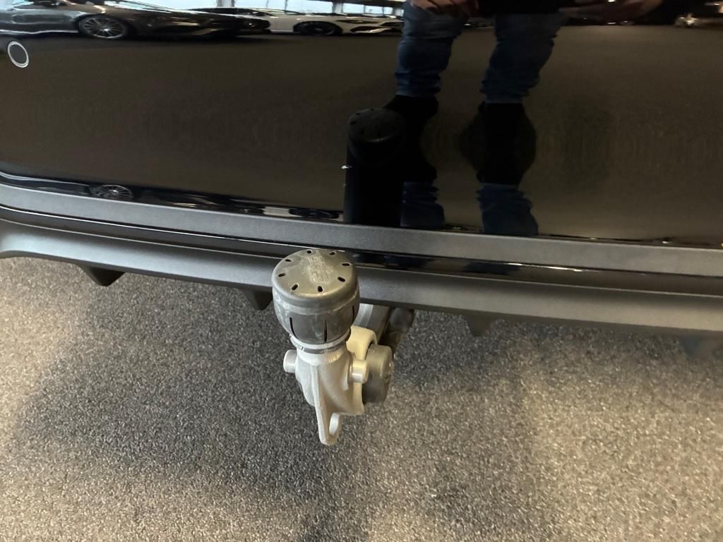 Mercedes-Benz C 300 2025