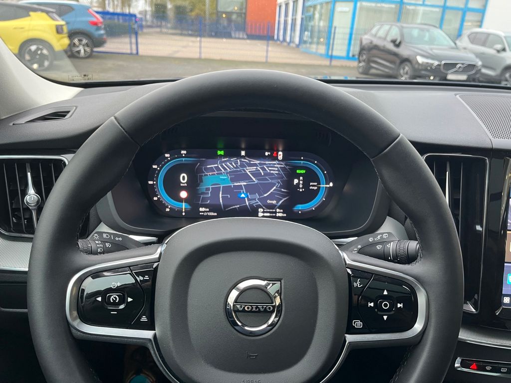 Volvo XC60 2025