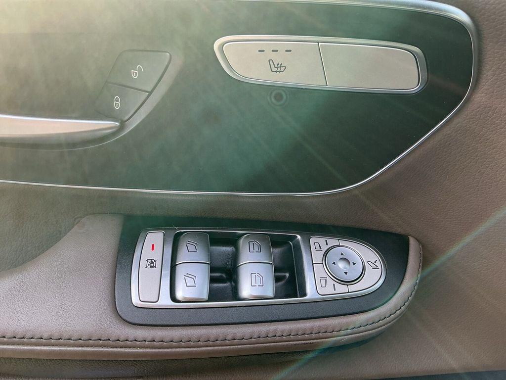 Mercedes-Benz V 300 2022