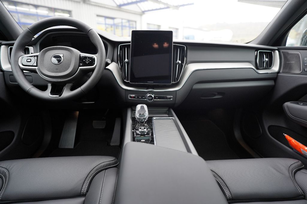 Volvo XC60 2025