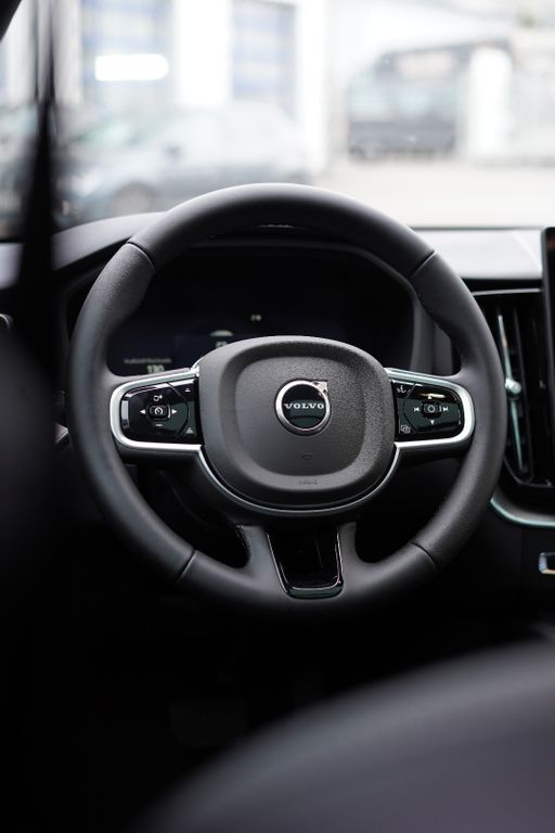Volvo XC60 2025