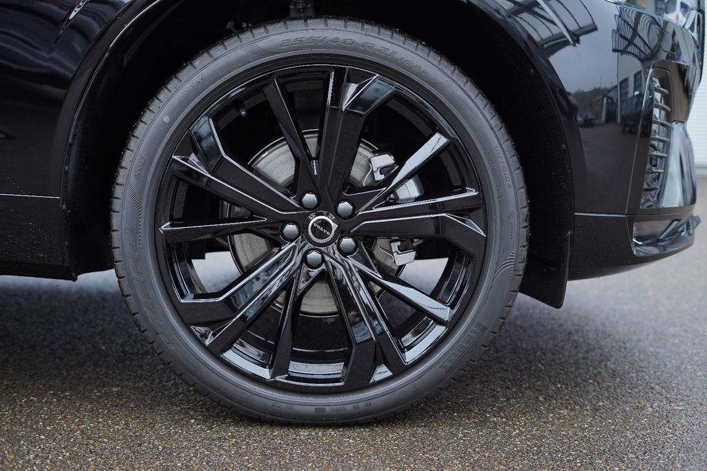 Volvo XC60 2025