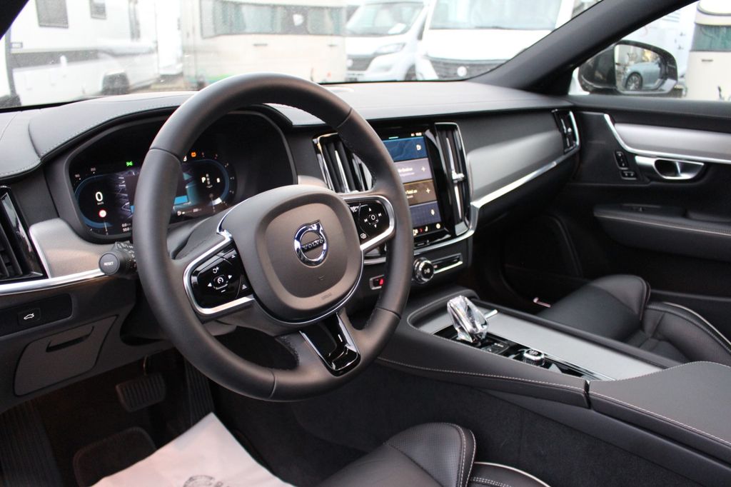 Volvo V90 2023