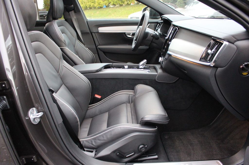 Volvo V90 2023