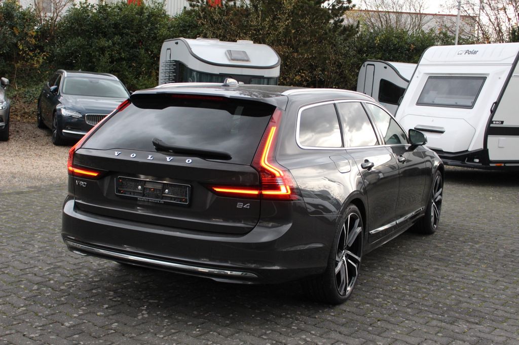 Volvo V90 2023