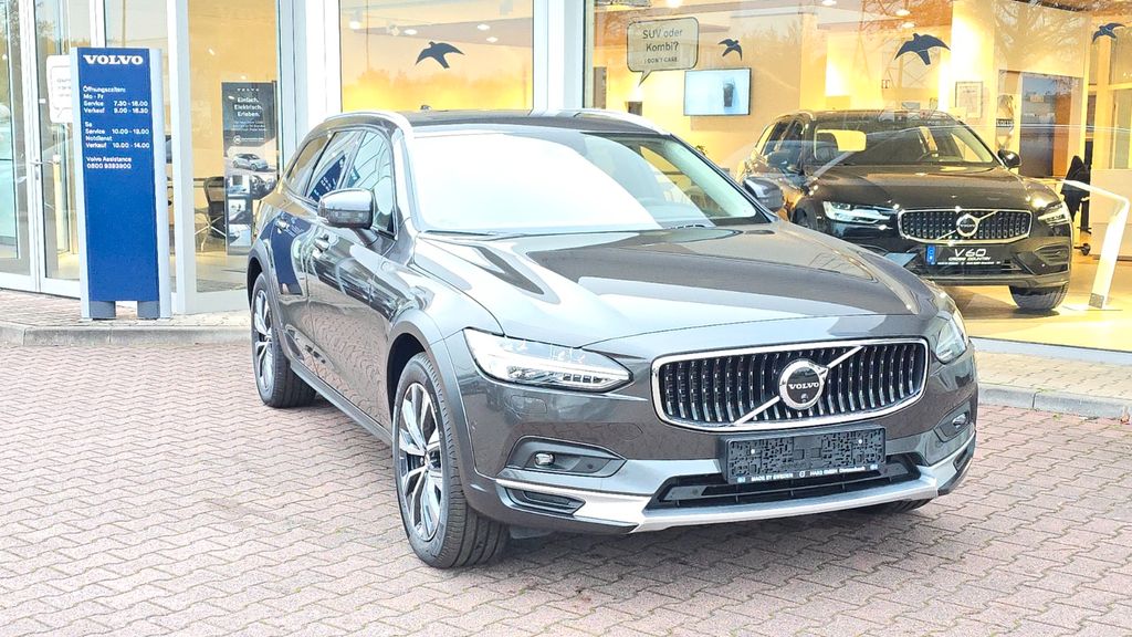 Volvo V90 Cross Country 2024