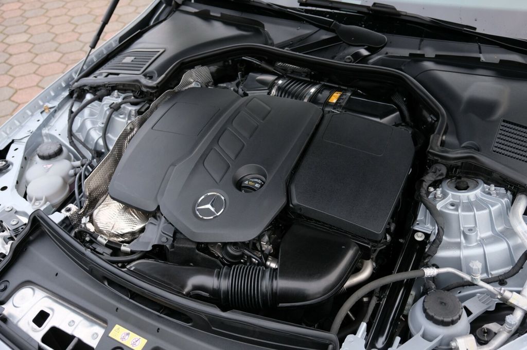 Mercedes-Benz C 200 2024