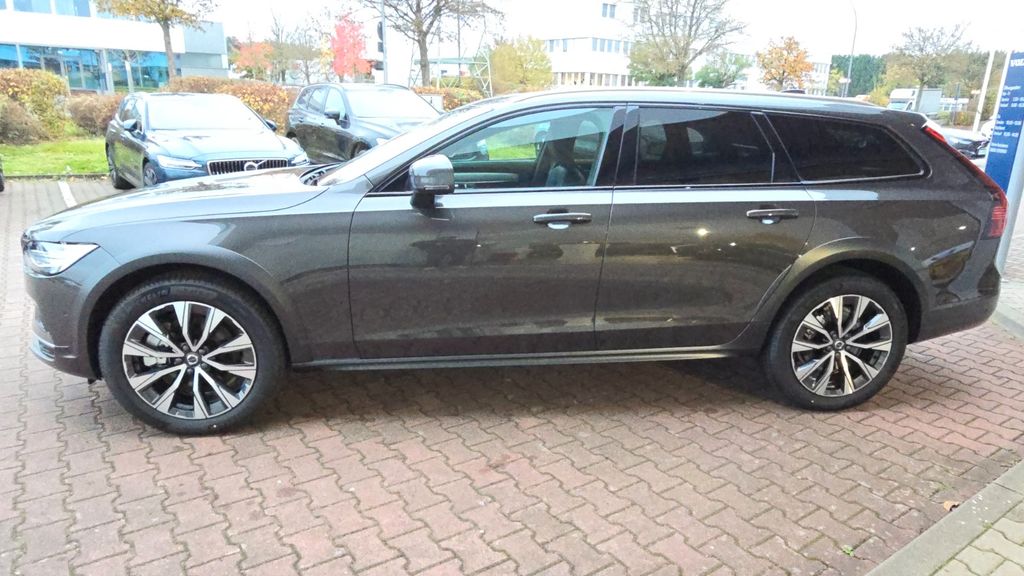 Volvo V90 Cross Country 2024