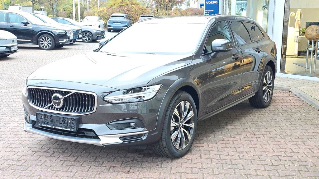 Volvo V90 Cross Country 2024