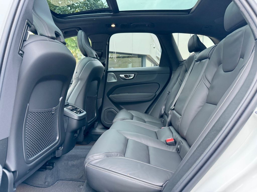 Volvo XC60 2025