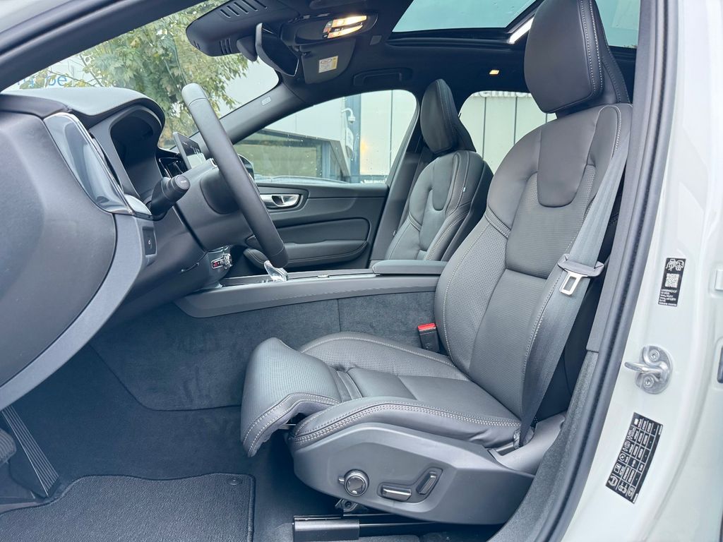 Volvo XC60 2025