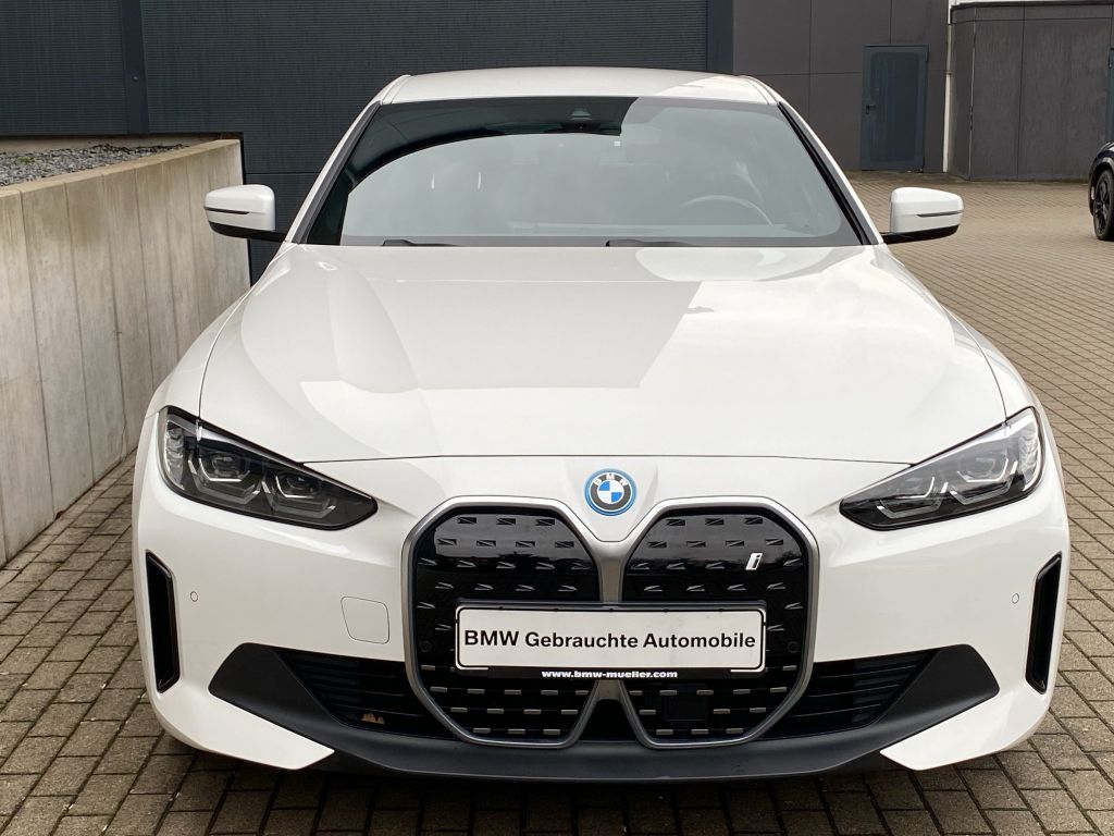 BMW i4 2023