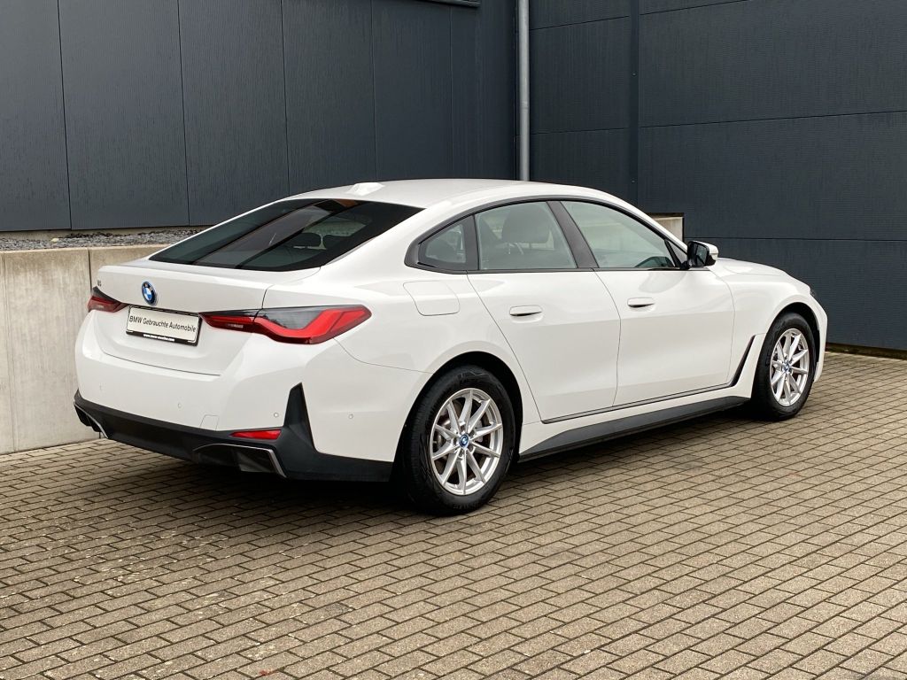 BMW i4 2023