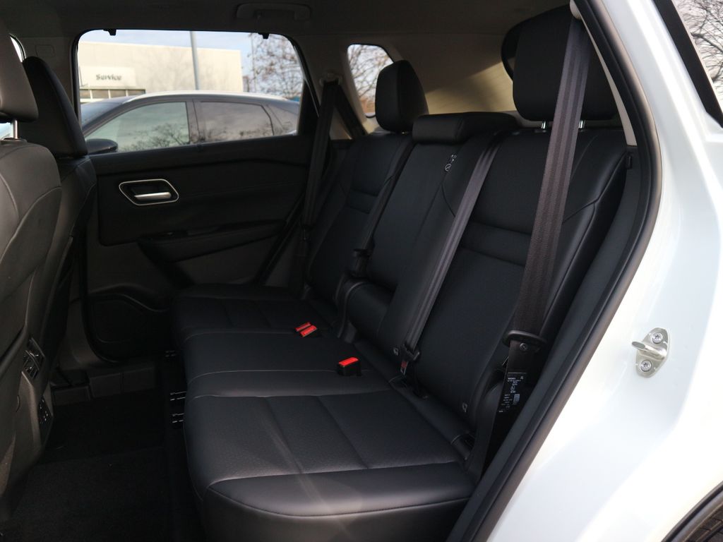 Nissan X-Trail 2025