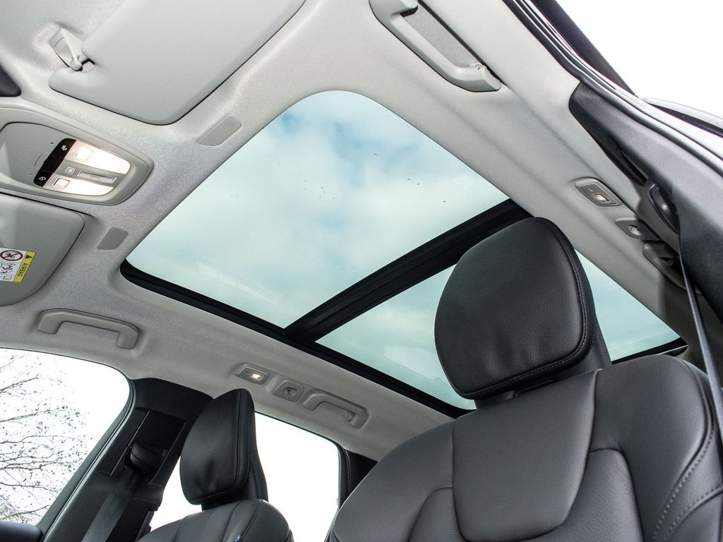 Volvo XC60 2025