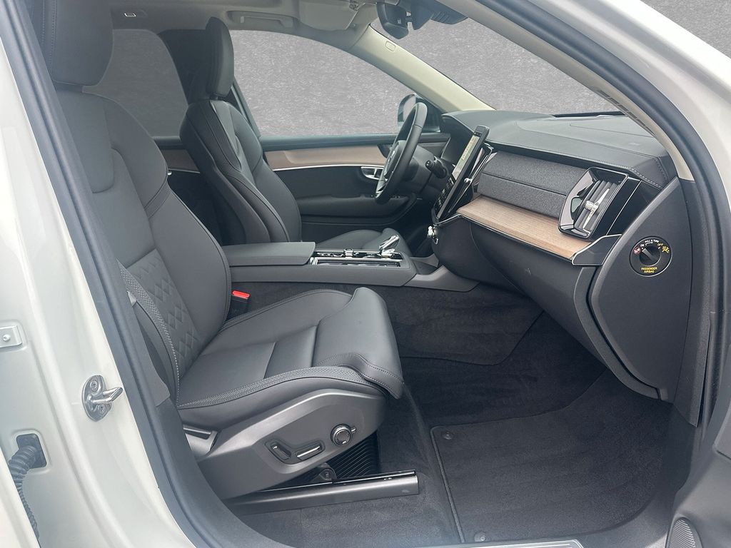 Volvo XC90 2025