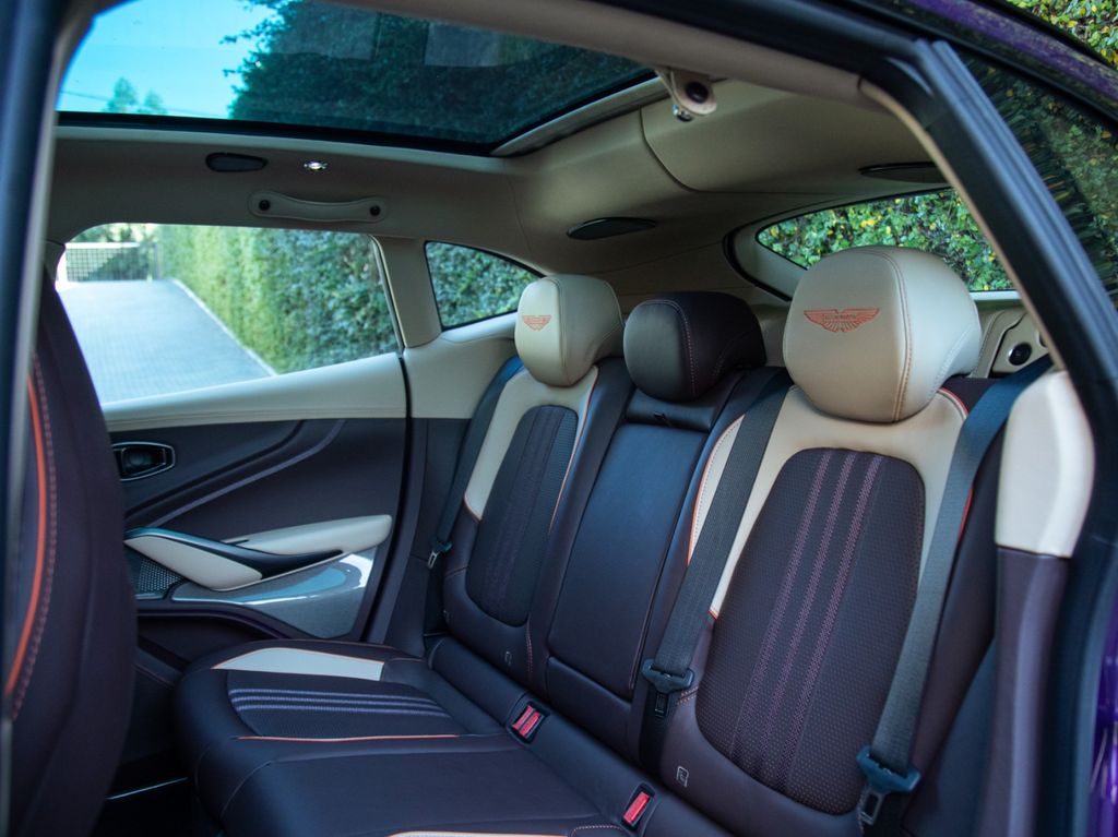 Aston Martin DBX