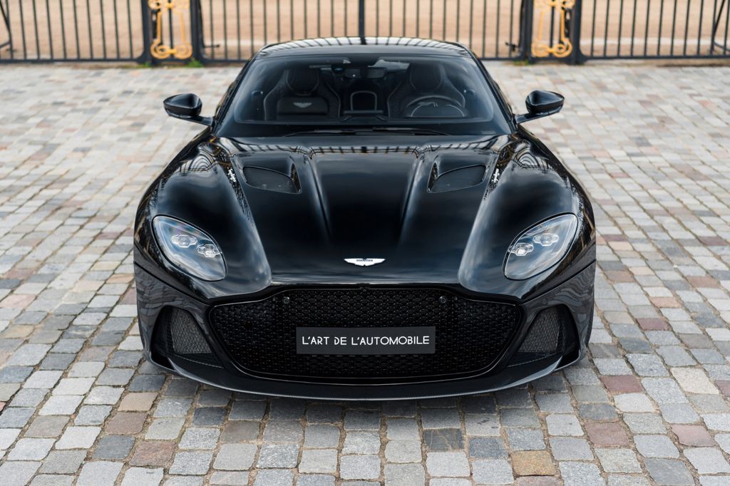 Aston Martin DBS 2020
