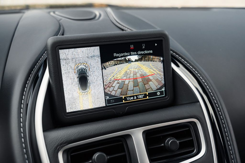 Aston Martin DBS 2020