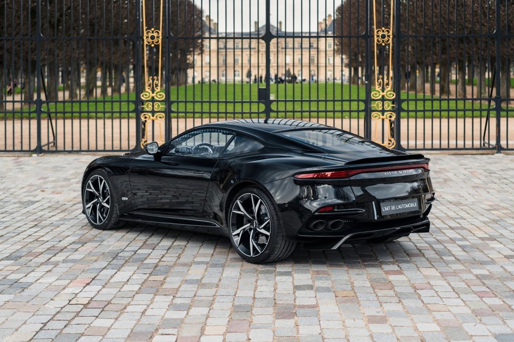 Aston Martin DBS 2020