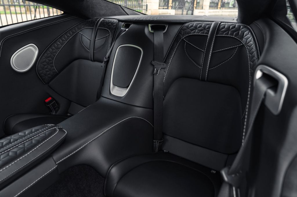 Aston Martin DBS 2020