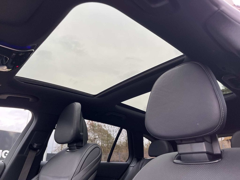 Mercedes-Benz C 300 2024