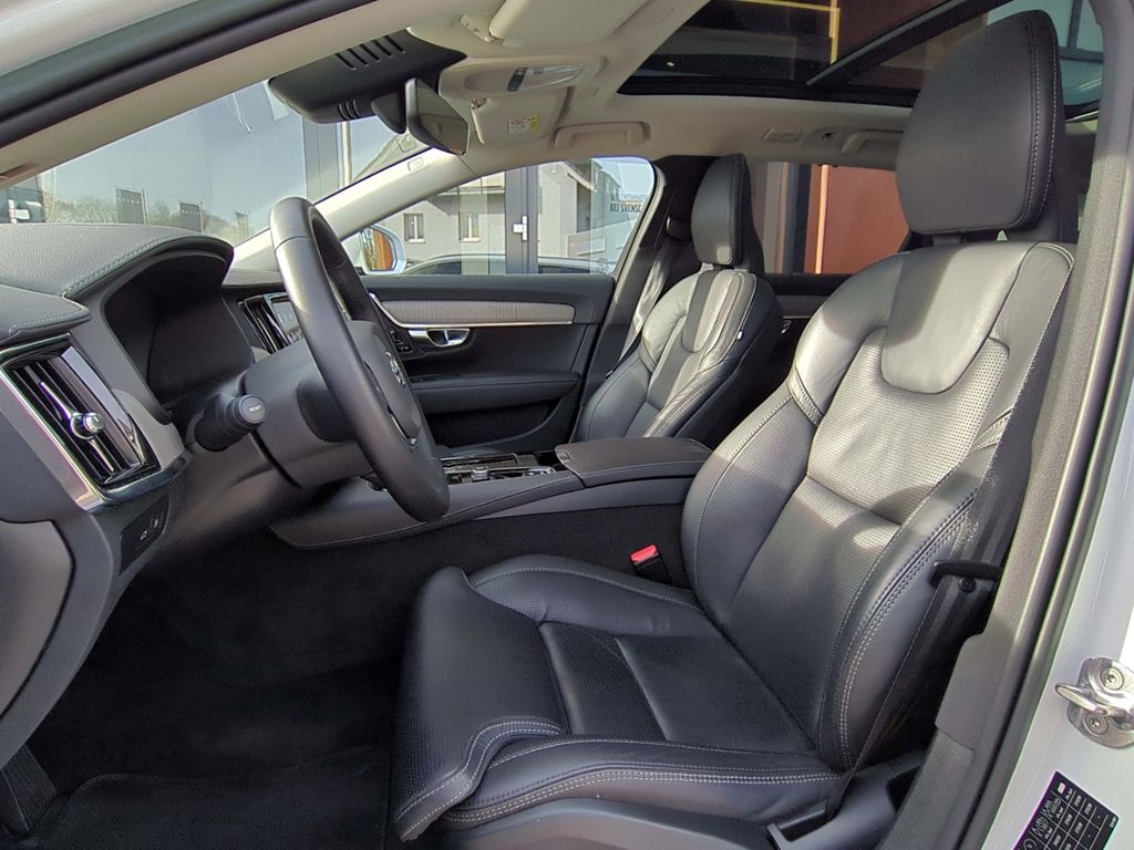Volvo V90 2022