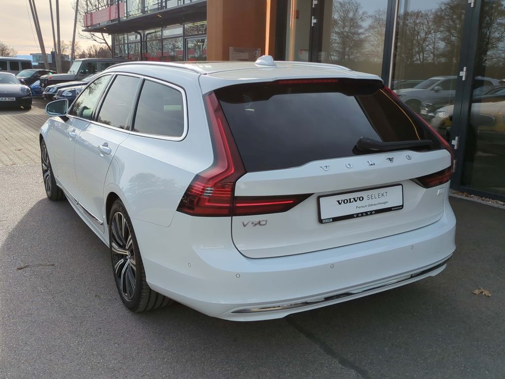Volvo V90 2022
