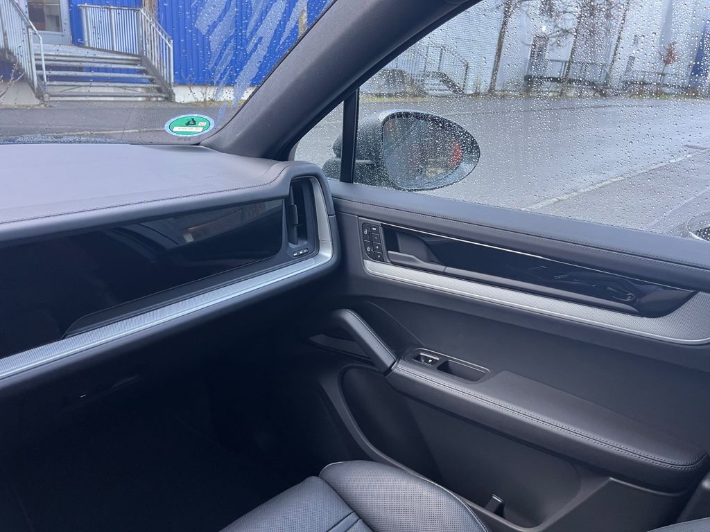 Porsche Cayenne 2024