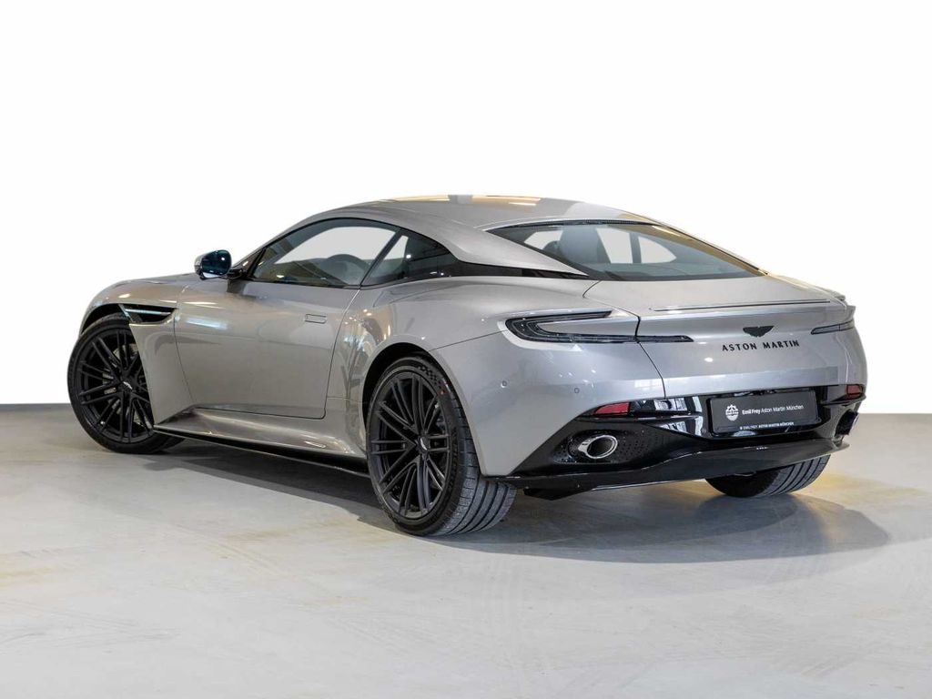 Aston Martin DB12
