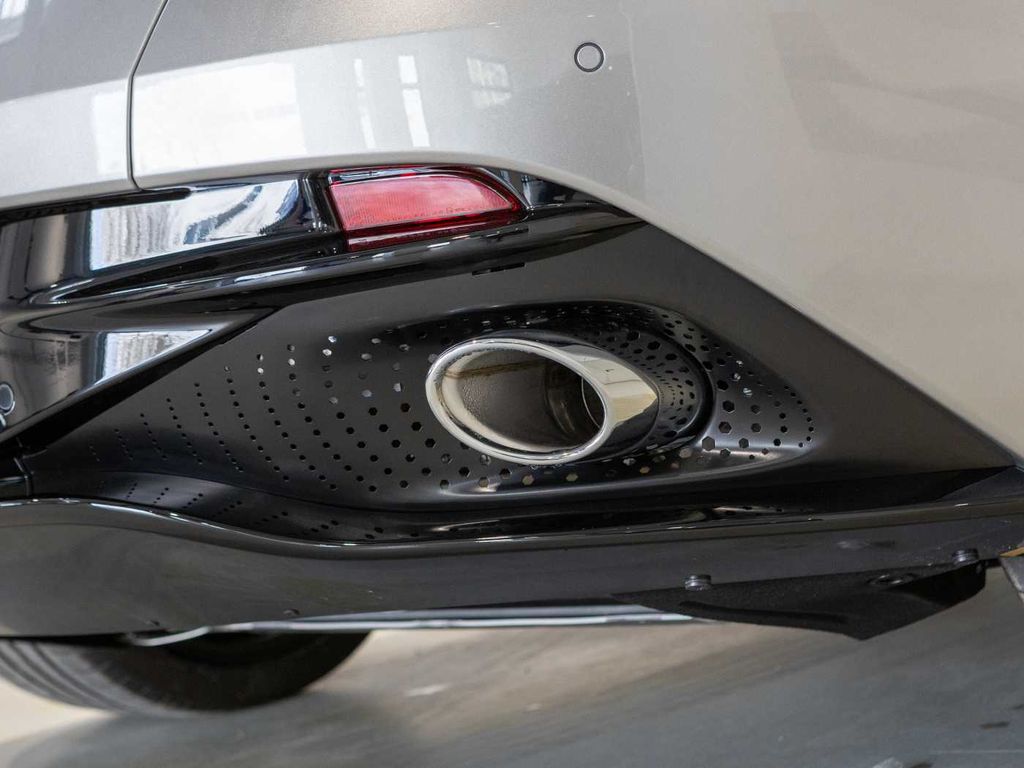 Aston Martin DB12