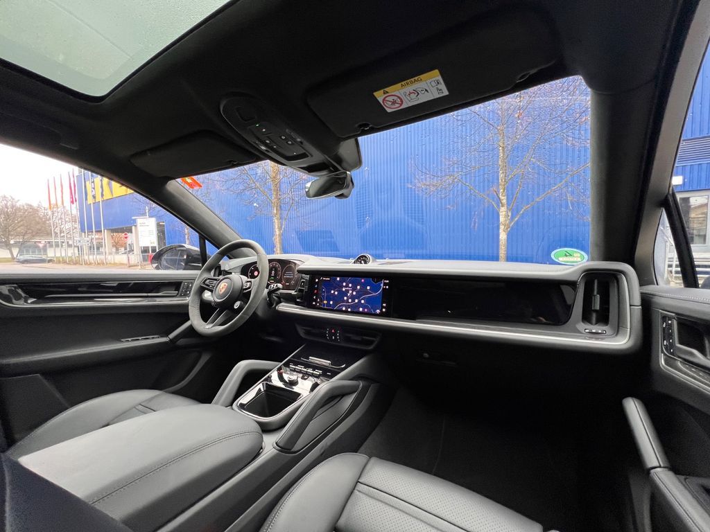 Porsche Cayenne 2025