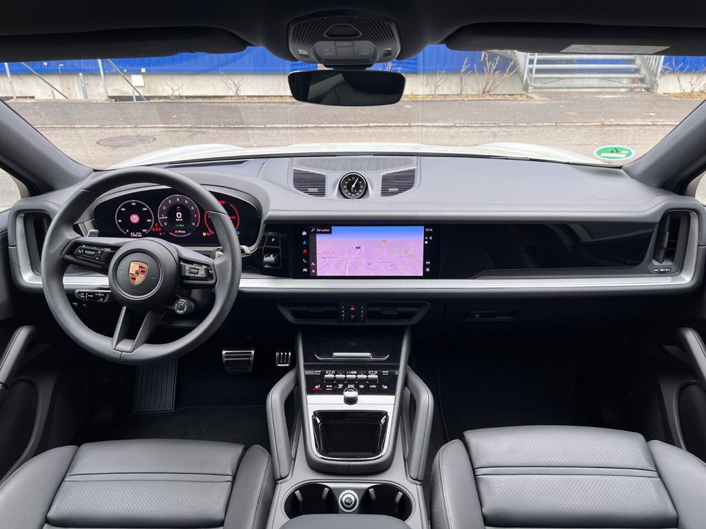 Porsche Cayenne 2025