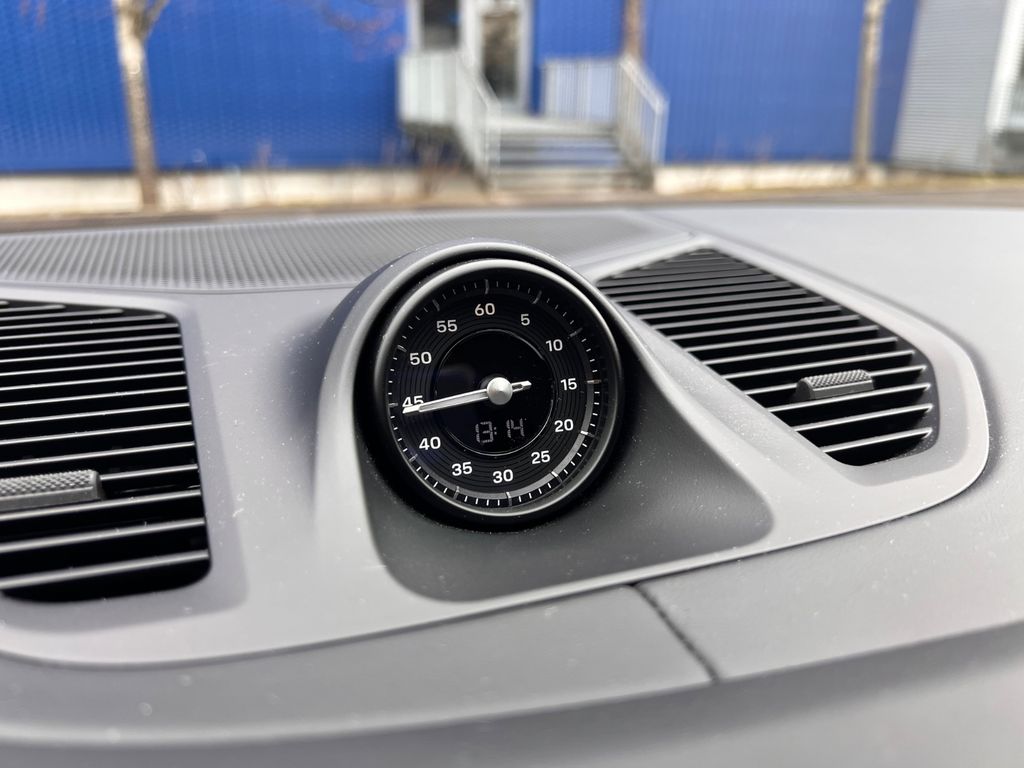 Porsche Cayenne 2025