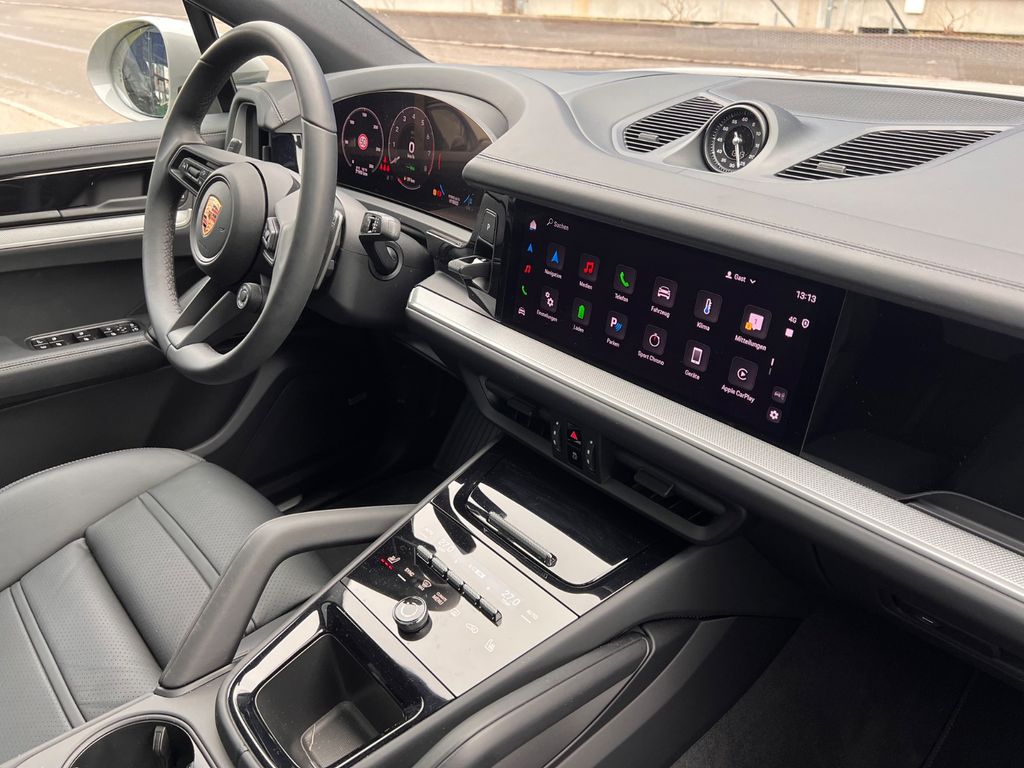 Porsche Cayenne 2025