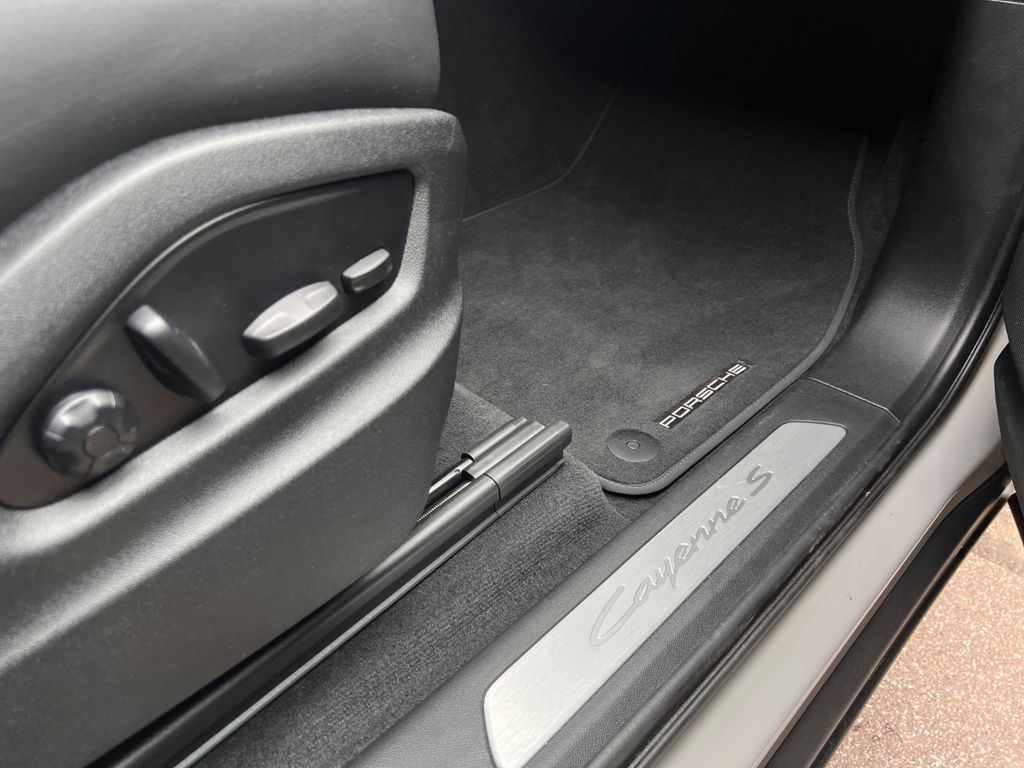 Porsche Cayenne 2025