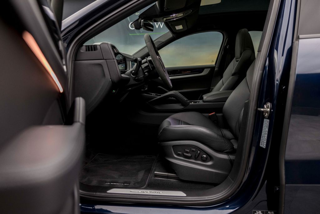 Porsche Cayenne 2023