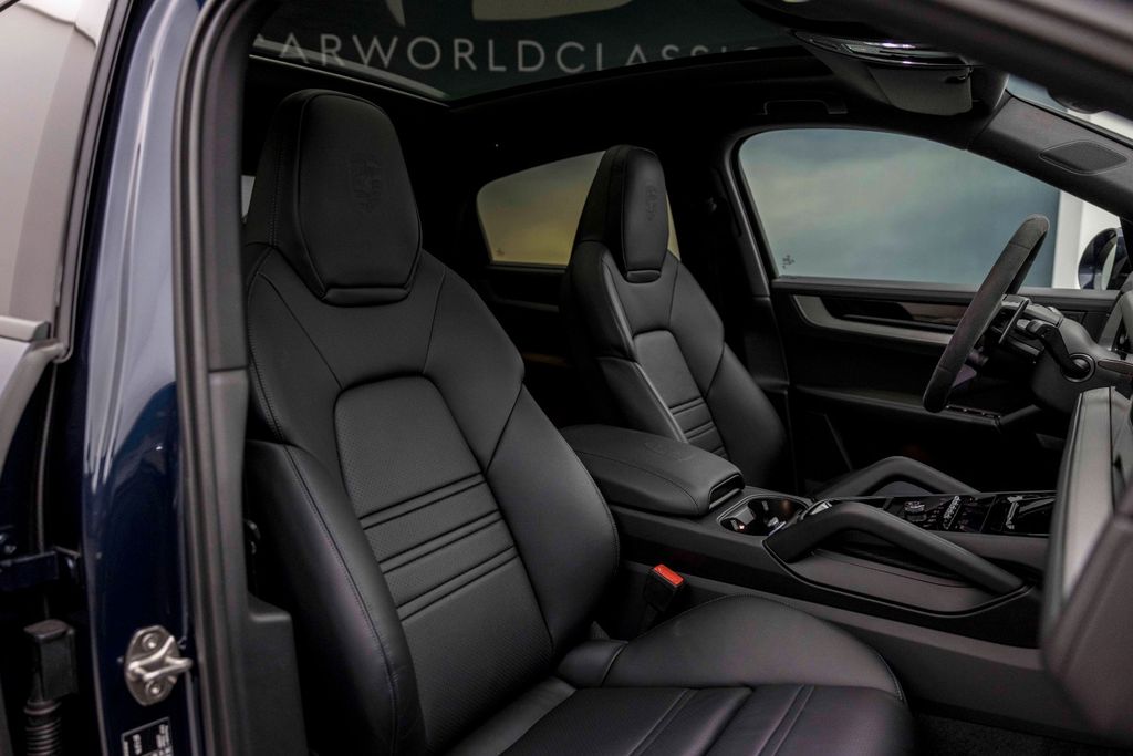 Porsche Cayenne 2023