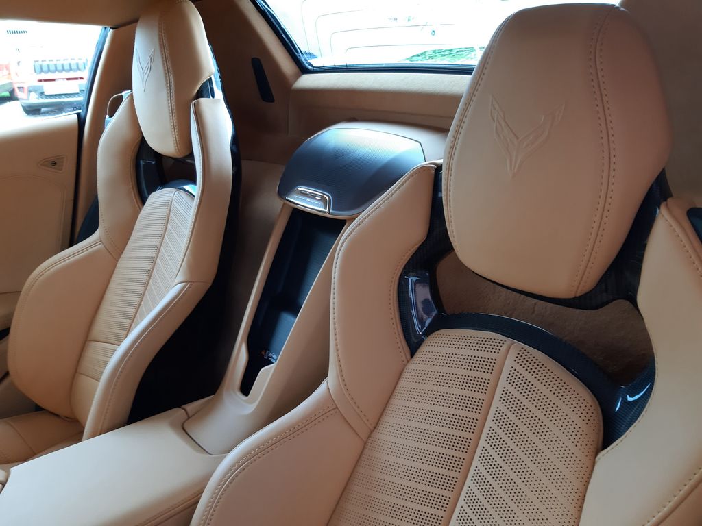 Corvette C8 2025