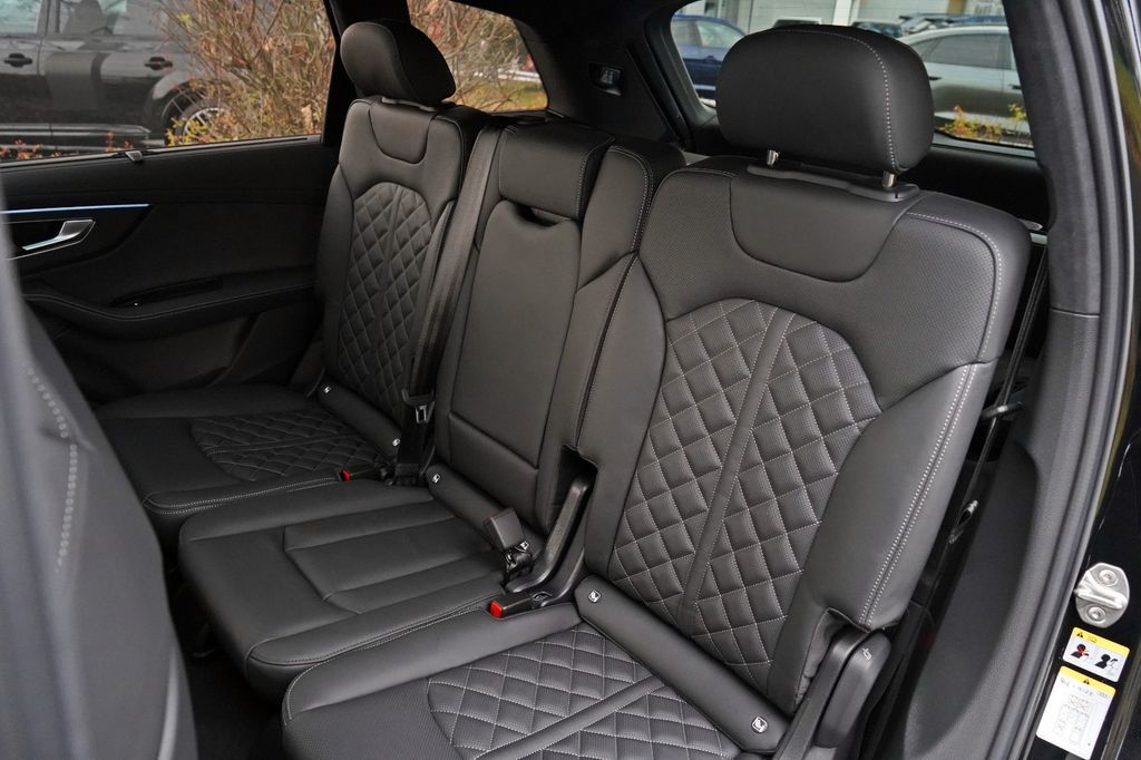 Audi SQ7 2025