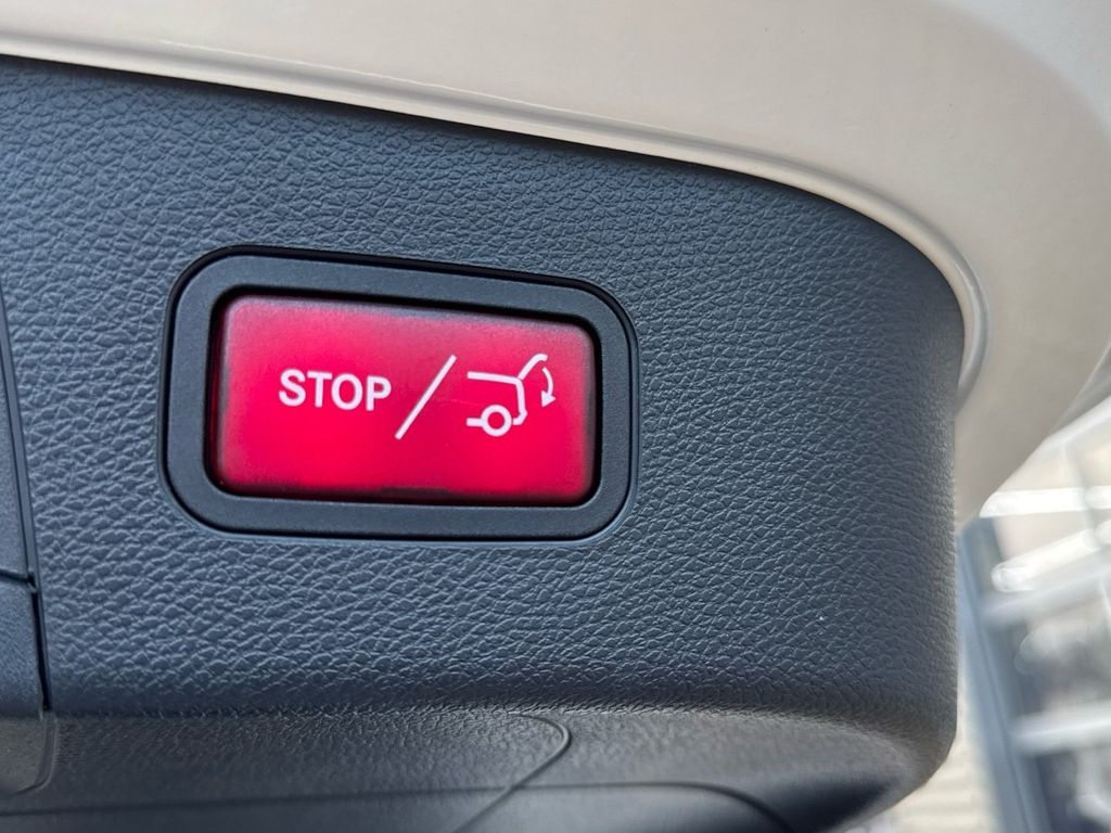 Mercedes-Benz EQC 2021