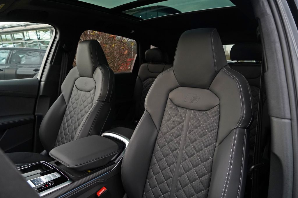 Audi SQ7 2025