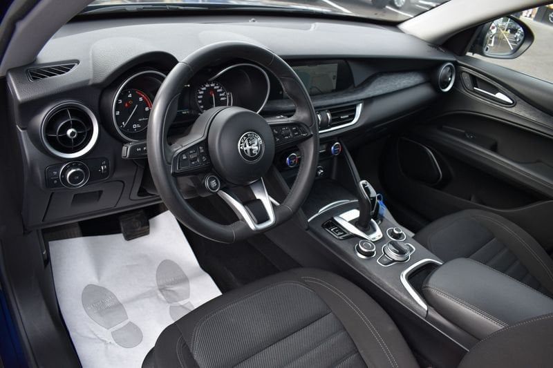 Alfa Romeo Stelvio 2021